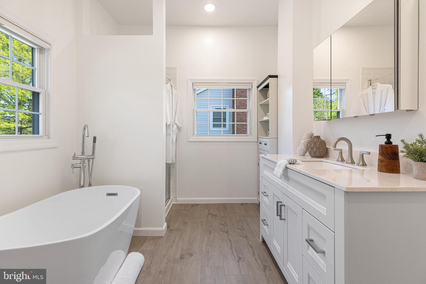 4214 PLAZA LN, FAIRFAX, Virginia 22033, 5 Bedrooms Bedrooms, ,3 BathroomsBathrooms,Residential,For sale,4214 PLAZA LN,VAFX2231400 MLS # VAFX2231400