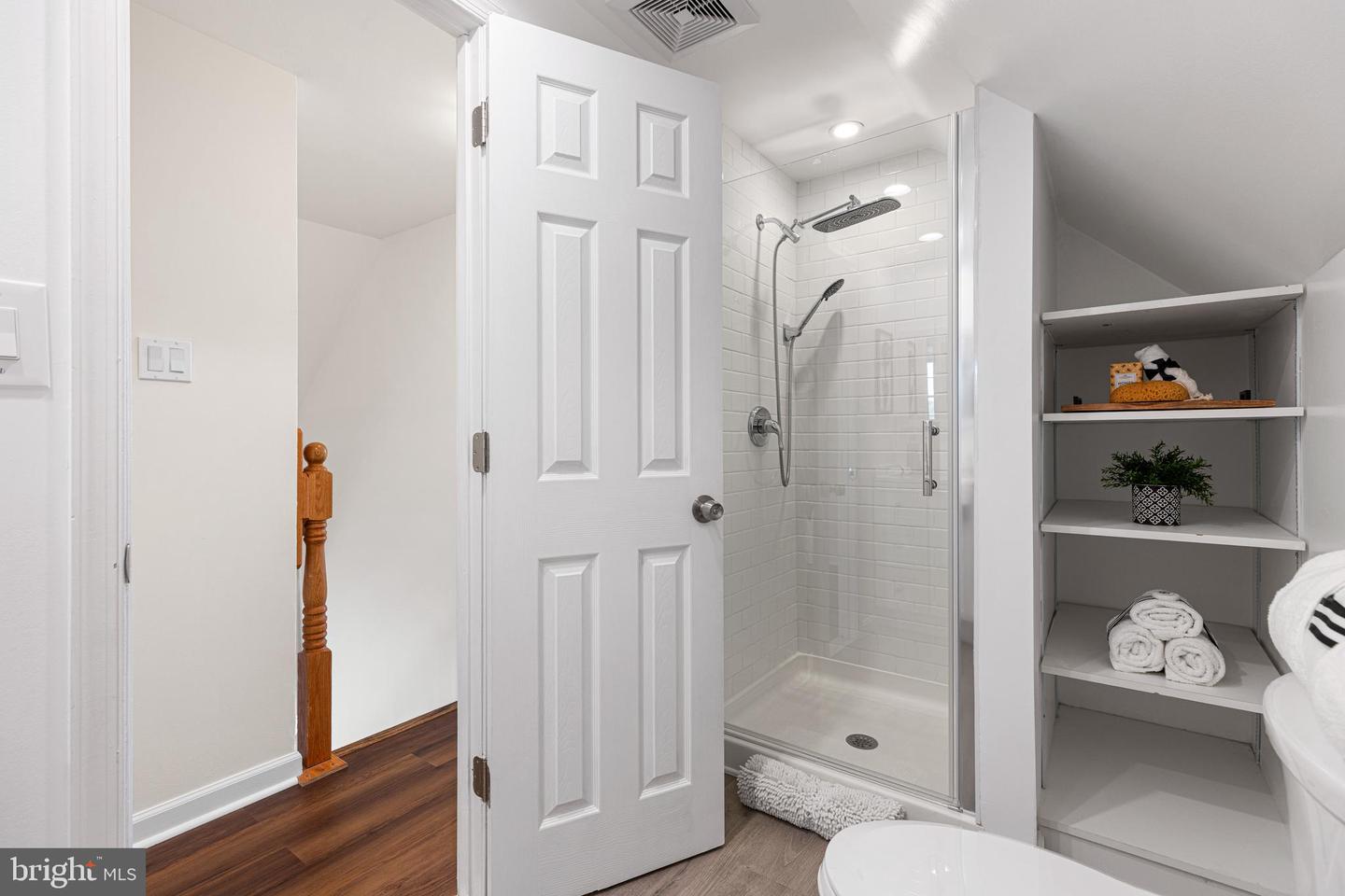 4214 PLAZA LN, FAIRFAX, Virginia 22033, 5 Bedrooms Bedrooms, ,3 BathroomsBathrooms,Residential,For sale,4214 PLAZA LN,VAFX2231400 MLS # VAFX2231400