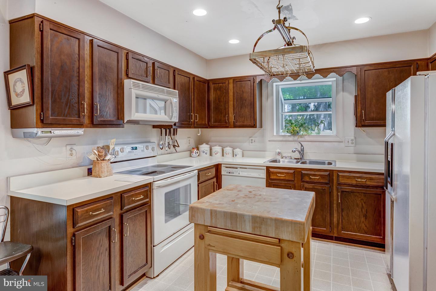 4306 BIRCH POND LN, FAIRFAX, Virginia 22033, 4 Bedrooms Bedrooms, ,3 BathroomsBathrooms,Residential,For sale,4306 BIRCH POND LN,VAFX2231422 MLS # VAFX2231422