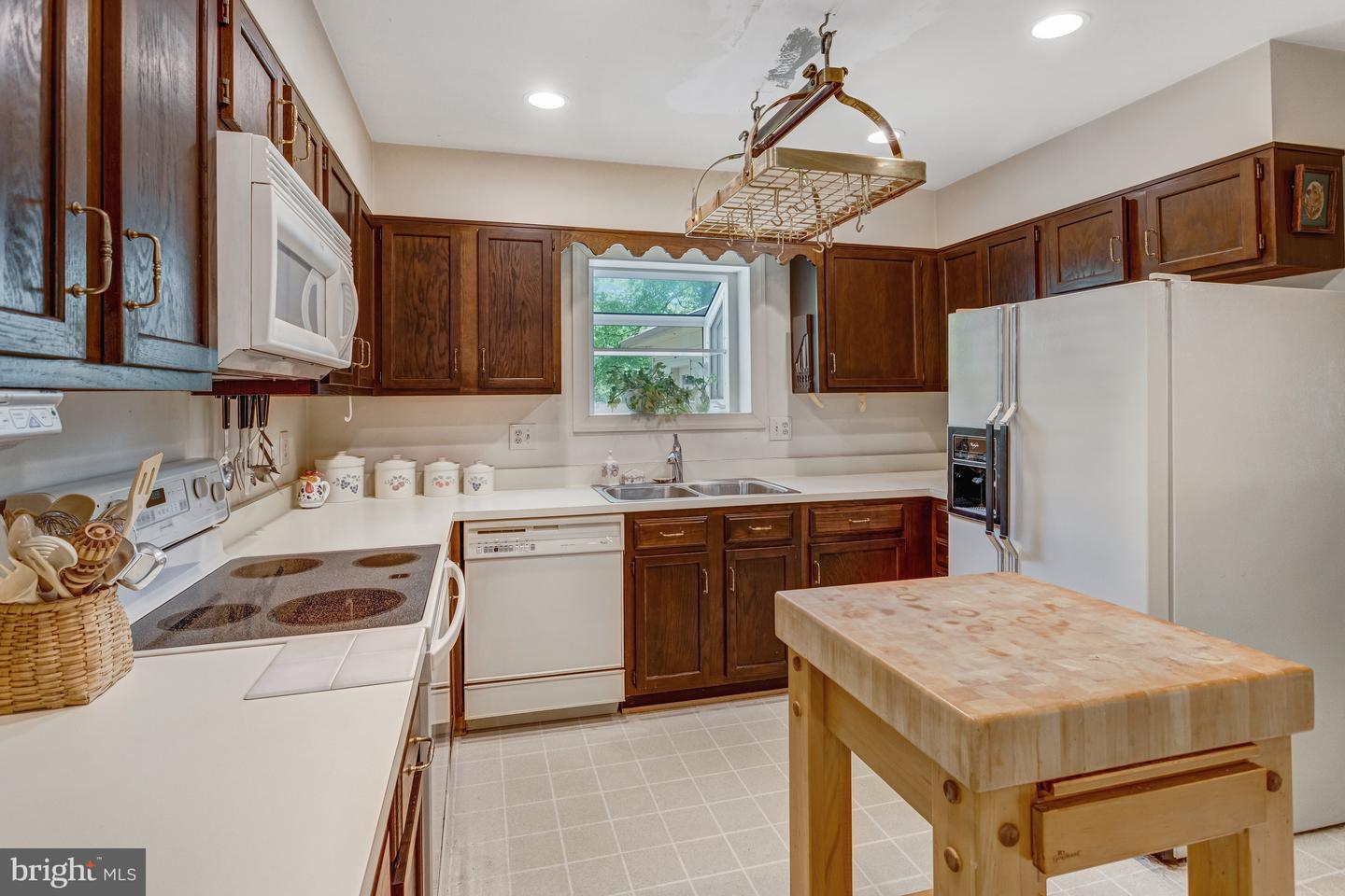 4306 BIRCH POND LN, FAIRFAX, Virginia 22033, 4 Bedrooms Bedrooms, ,3 BathroomsBathrooms,Residential,For sale,4306 BIRCH POND LN,VAFX2231422 MLS # VAFX2231422