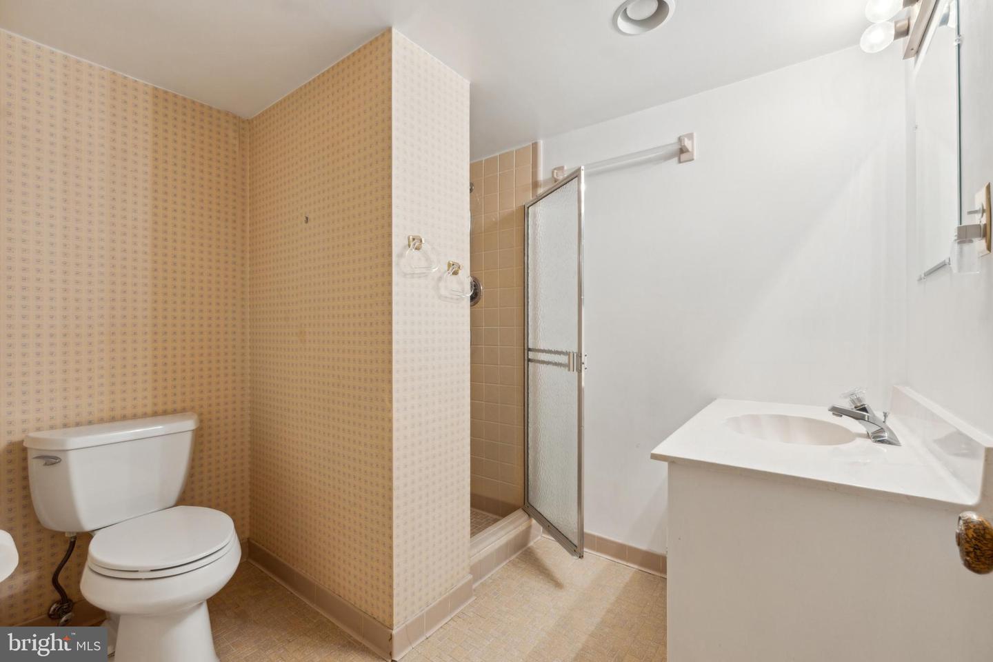 6028 BERWYND RD, FAIRFAX, Virginia 22030, 4 Bedrooms Bedrooms, ,3 BathroomsBathrooms,Residential,For sale,6028 BERWYND RD,VAFX2231450 MLS # VAFX2231450