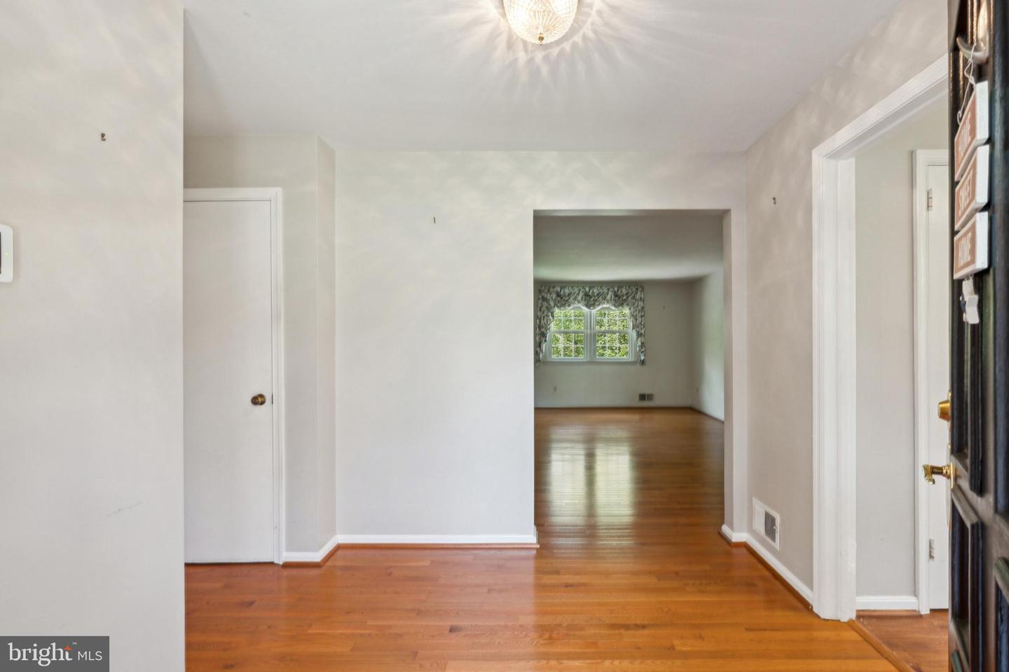 6028 BERWYND RD, FAIRFAX, Virginia 22030, 4 Bedrooms Bedrooms, ,3 BathroomsBathrooms,Residential,For sale,6028 BERWYND RD,VAFX2231450 MLS # VAFX2231450