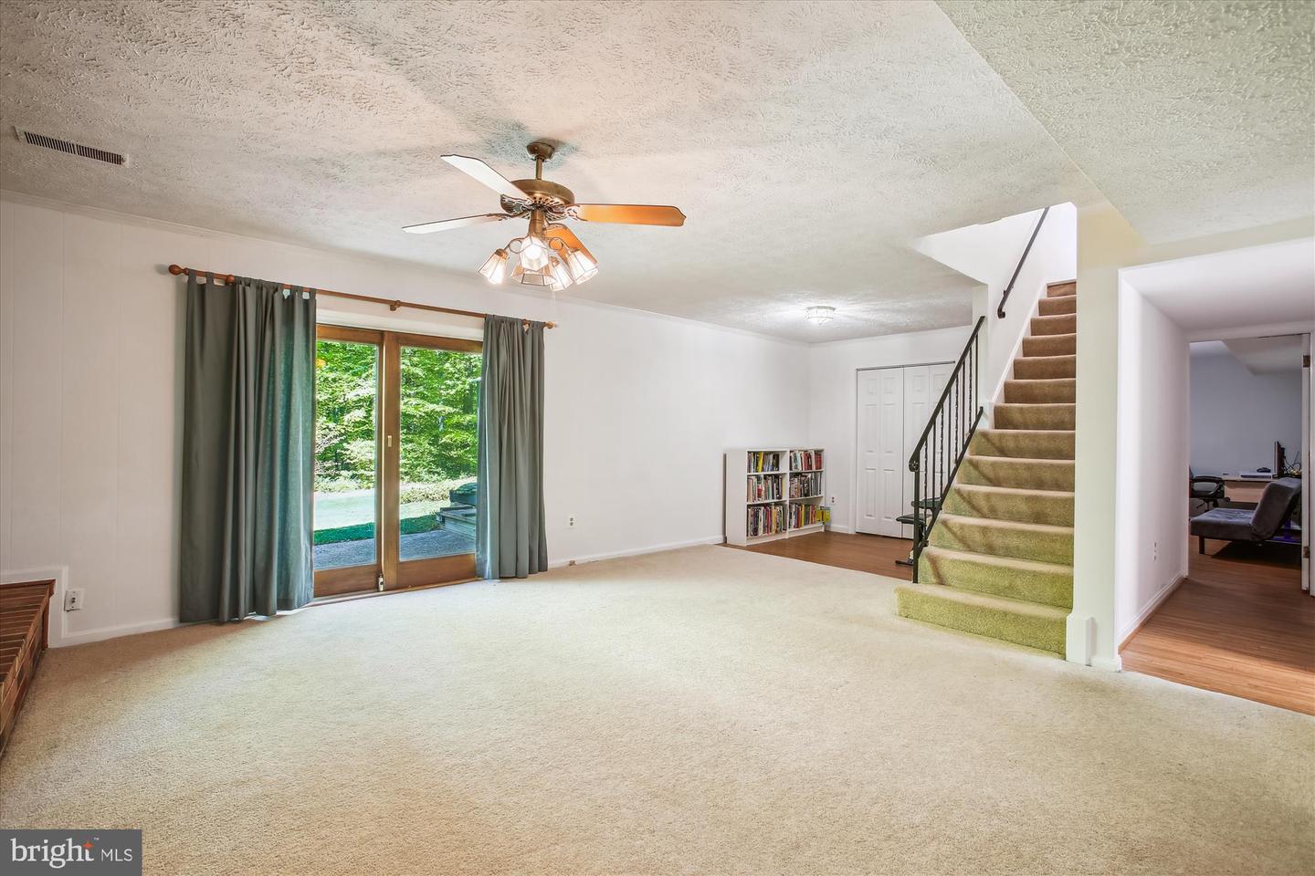 6961 CONSERVATION DR, SPRINGFIELD, Virginia 22153, 4 Bedrooms Bedrooms, ,3 BathroomsBathrooms,Residential,For sale,6961 CONSERVATION DR,VAFX2231462 MLS # VAFX2231462