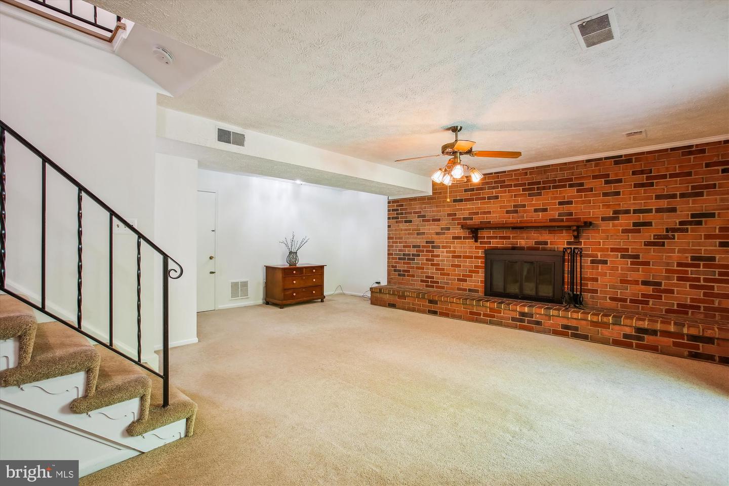 6961 CONSERVATION DR, SPRINGFIELD, Virginia 22153, 4 Bedrooms Bedrooms, ,3 BathroomsBathrooms,Residential,For sale,6961 CONSERVATION DR,VAFX2231462 MLS # VAFX2231462