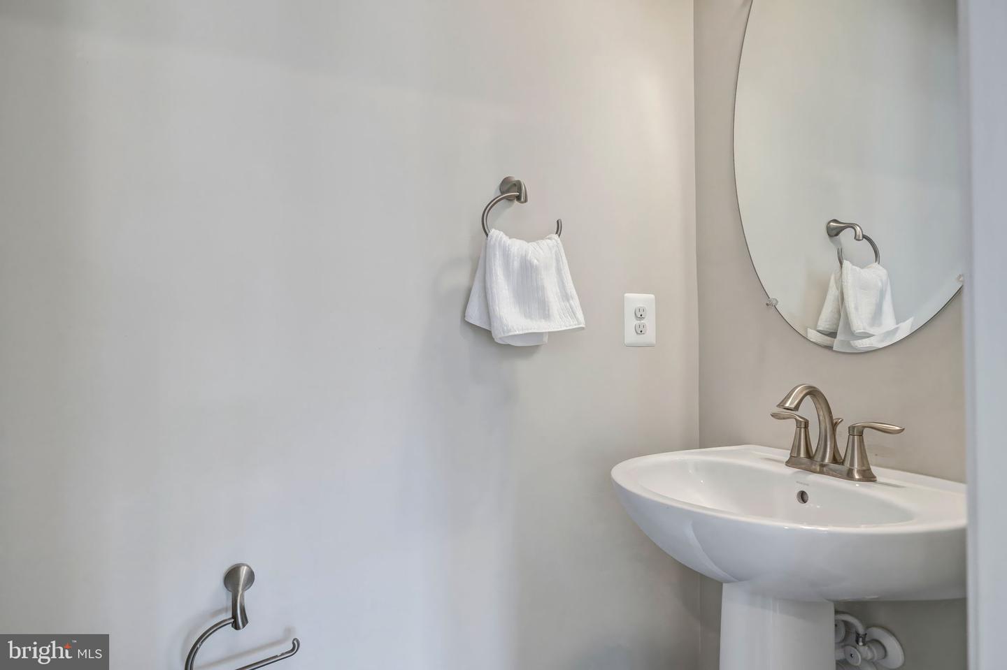 15500 SMOKE BOX WAY, WOODBRIDGE, Virginia 22191, 3 Bedrooms Bedrooms, ,2 BathroomsBathrooms,Residential,For sale,15500 SMOKE BOX WAY,VAPW2091000 MLS # VAPW2091000