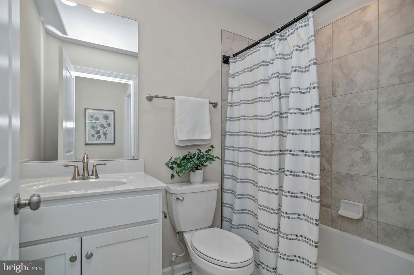 15500 SMOKE BOX WAY, WOODBRIDGE, Virginia 22191, 3 Bedrooms Bedrooms, ,2 BathroomsBathrooms,Residential,For sale,15500 SMOKE BOX WAY,VAPW2091000 MLS # VAPW2091000