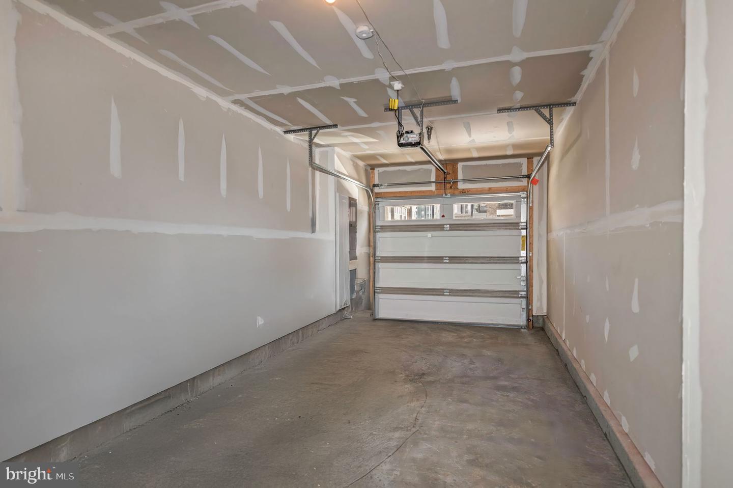 15500 SMOKE BOX WAY, WOODBRIDGE, Virginia 22191, 3 Bedrooms Bedrooms, ,2 BathroomsBathrooms,Residential,For sale,15500 SMOKE BOX WAY,VAPW2091000 MLS # VAPW2091000