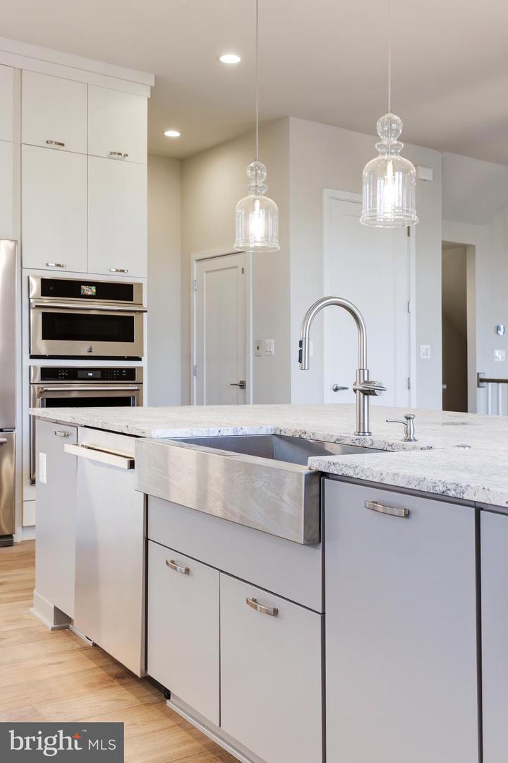 43920 LUDWELL FARM SQ, ASHBURN, Virginia 20147, 3 Bedrooms Bedrooms, ,3 BathroomsBathrooms,Residential,For sale,43920 LUDWELL FARM SQ,VALO2092782 MLS # VALO2092782