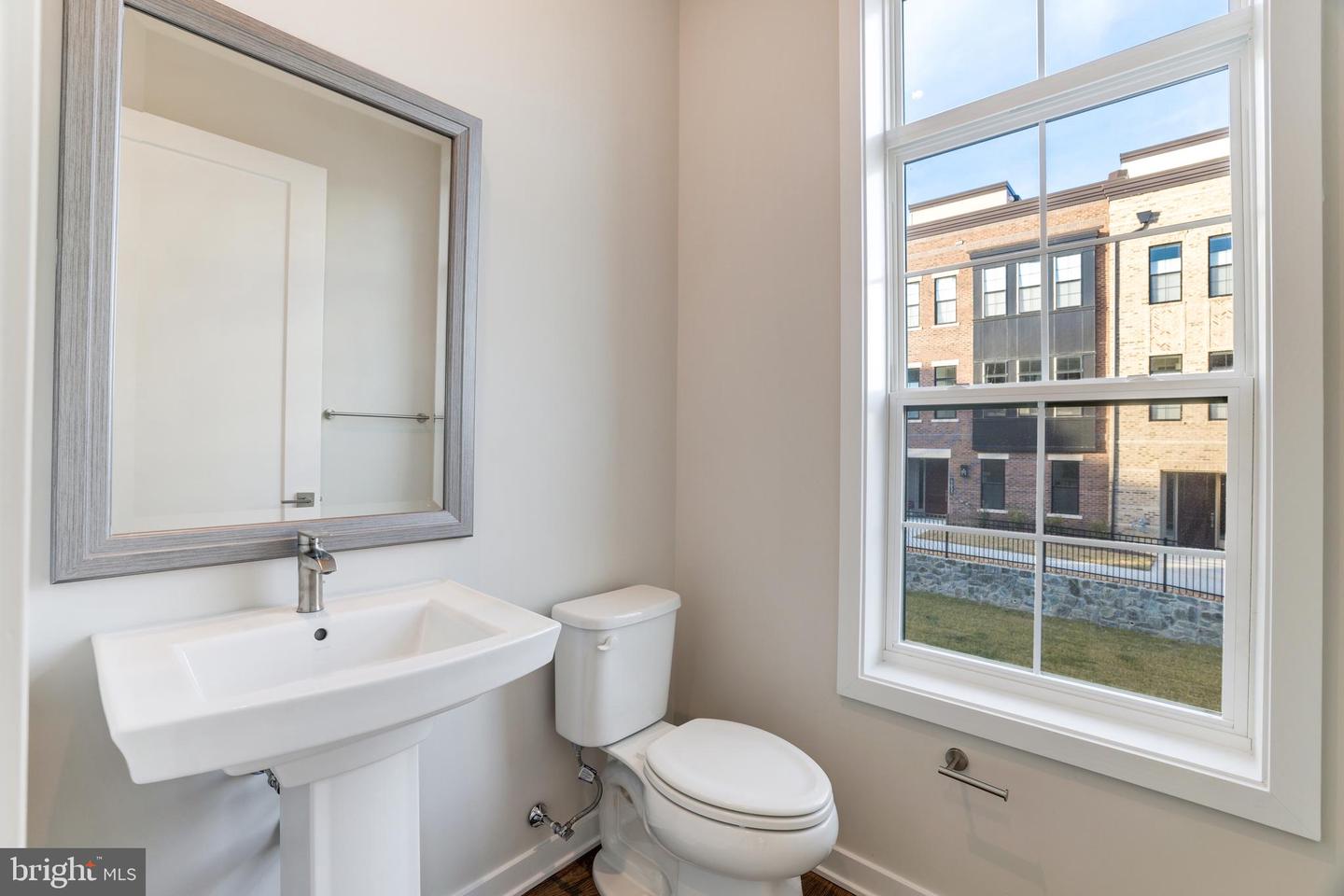 43920 LUDWELL FARM SQ, ASHBURN, Virginia 20147, 3 Bedrooms Bedrooms, ,3 BathroomsBathrooms,Residential,For sale,43920 LUDWELL FARM SQ,VALO2092782 MLS # VALO2092782