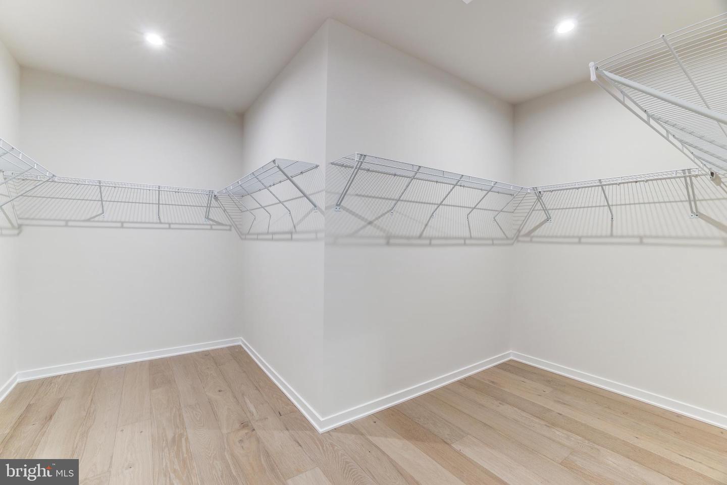 43920 LUDWELL FARM SQ, ASHBURN, Virginia 20147, 3 Bedrooms Bedrooms, ,3 BathroomsBathrooms,Residential,For sale,43920 LUDWELL FARM SQ,VALO2092782 MLS # VALO2092782