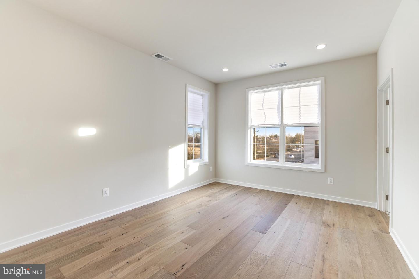 43920 LUDWELL FARM SQ, ASHBURN, Virginia 20147, 3 Bedrooms Bedrooms, ,3 BathroomsBathrooms,Residential,For sale,43920 LUDWELL FARM SQ,VALO2092782 MLS # VALO2092782