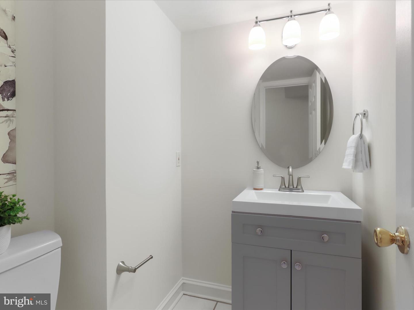 1034 MOOREFIELD CREEK RD SW, VIENNA, Virginia 22180, 3 Bedrooms Bedrooms, ,2 BathroomsBathrooms,Residential,For sale,1034 MOOREFIELD CREEK RD SW,VAFX2231624 MLS # VAFX2231624