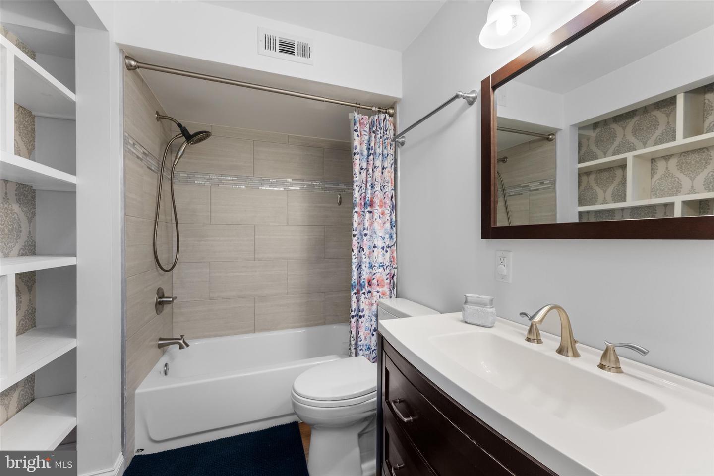 1248 BARKSDALE DR NE, LEESBURG, Virginia 20176, 5 Bedrooms Bedrooms, ,3 BathroomsBathrooms,Residential,For sale,1248 BARKSDALE DR NE,VALO2092844 MLS # VALO2092844