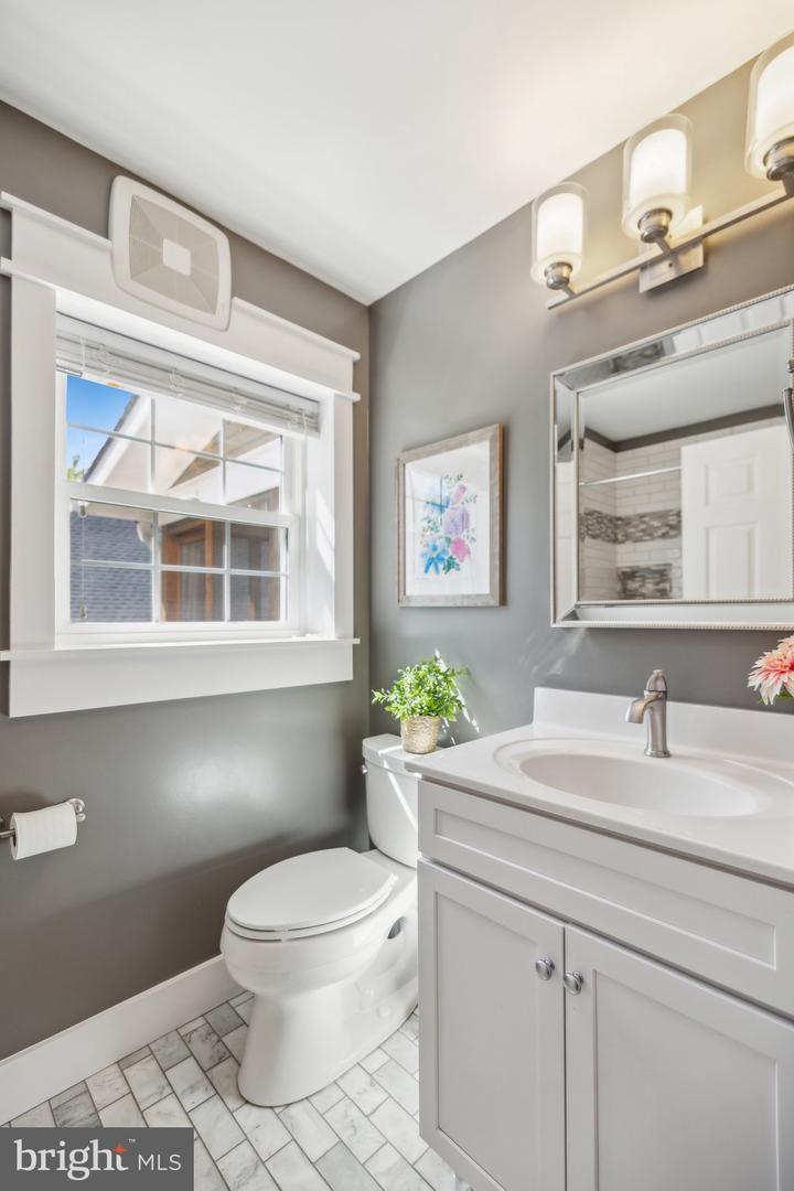 7225 TYLER AVE, FALLS CHURCH, Virginia 22042, 5 Bedrooms Bedrooms, ,3 BathroomsBathrooms,Residential,For sale,7225 TYLER AVE,VAFX2231778 MLS # VAFX2231778