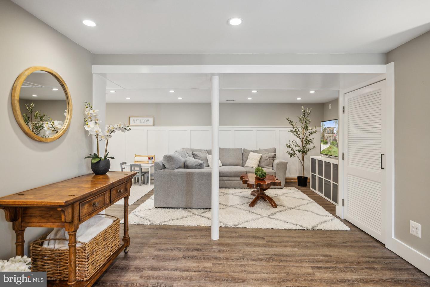 7225 TYLER AVE, FALLS CHURCH, Virginia 22042, 5 Bedrooms Bedrooms, ,3 BathroomsBathrooms,Residential,For sale,7225 TYLER AVE,VAFX2231778 MLS # VAFX2231778
