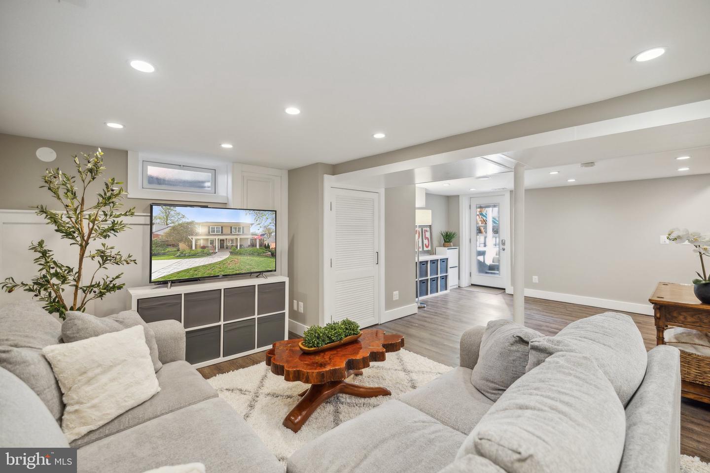 7225 TYLER AVE, FALLS CHURCH, Virginia 22042, 5 Bedrooms Bedrooms, ,3 BathroomsBathrooms,Residential,For sale,7225 TYLER AVE,VAFX2231778 MLS # VAFX2231778