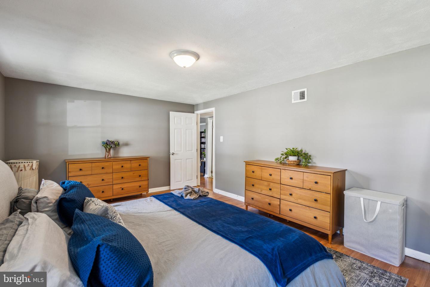 14709 DUNBAR LN, WOODBRIDGE, Virginia 22193, 4 Bedrooms Bedrooms, ,2 BathroomsBathrooms,Residential,For sale,14709 DUNBAR LN,VAPW2091108 MLS # VAPW2091108