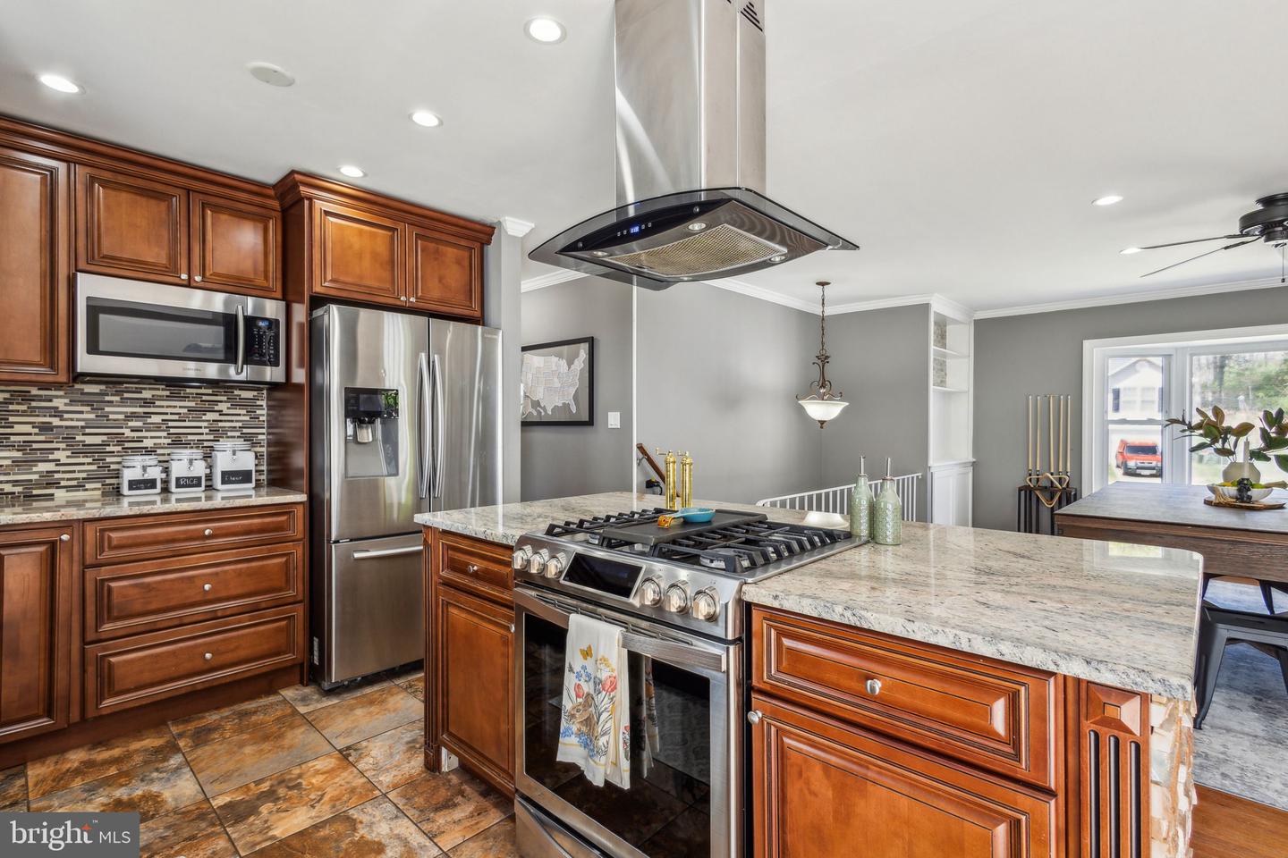 14709 DUNBAR LN, WOODBRIDGE, Virginia 22193, 4 Bedrooms Bedrooms, ,2 BathroomsBathrooms,Residential,For sale,14709 DUNBAR LN,VAPW2091108 MLS # VAPW2091108
