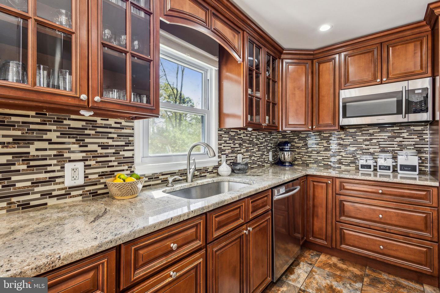 14709 DUNBAR LN, WOODBRIDGE, Virginia 22193, 4 Bedrooms Bedrooms, ,2 BathroomsBathrooms,Residential,For sale,14709 DUNBAR LN,VAPW2091108 MLS # VAPW2091108