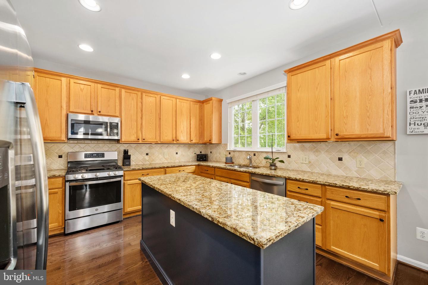 10005 CAIRN MOUNTAIN WAY, BRISTOW, Virginia 20136, 5 Bedrooms Bedrooms, ,3 BathroomsBathrooms,Residential,For sale,10005 CAIRN MOUNTAIN WAY,VAPW2091112 MLS # VAPW2091112