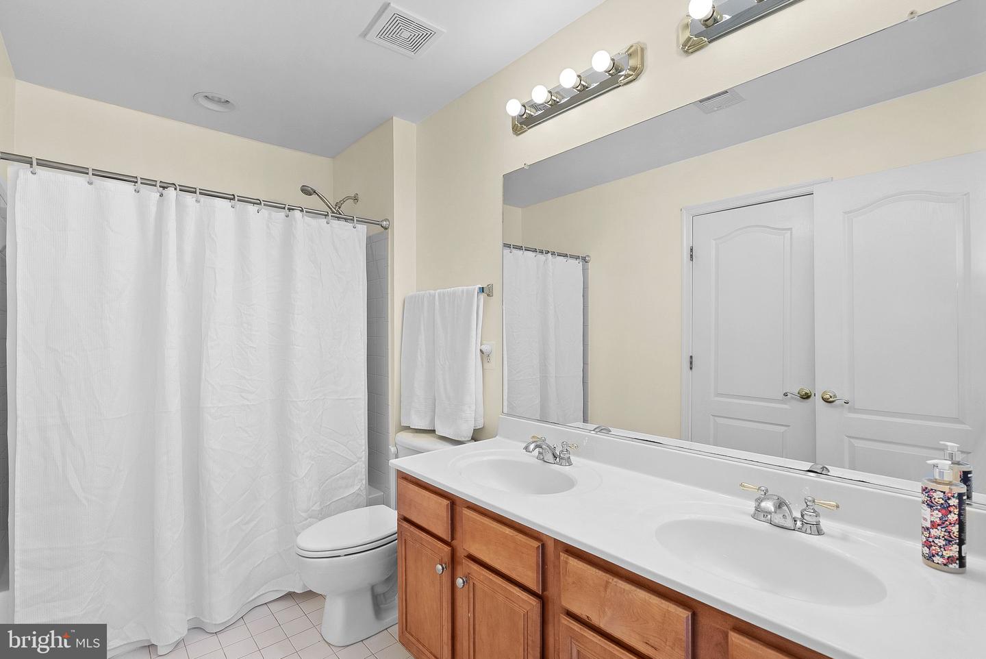 22034 STONE HOLLOW DR, BROADLANDS, Virginia 20148, 5 Bedrooms Bedrooms, ,3 BathroomsBathrooms,Residential,For sale,22034 STONE HOLLOW DR,VALO2092916 MLS # VALO2092916