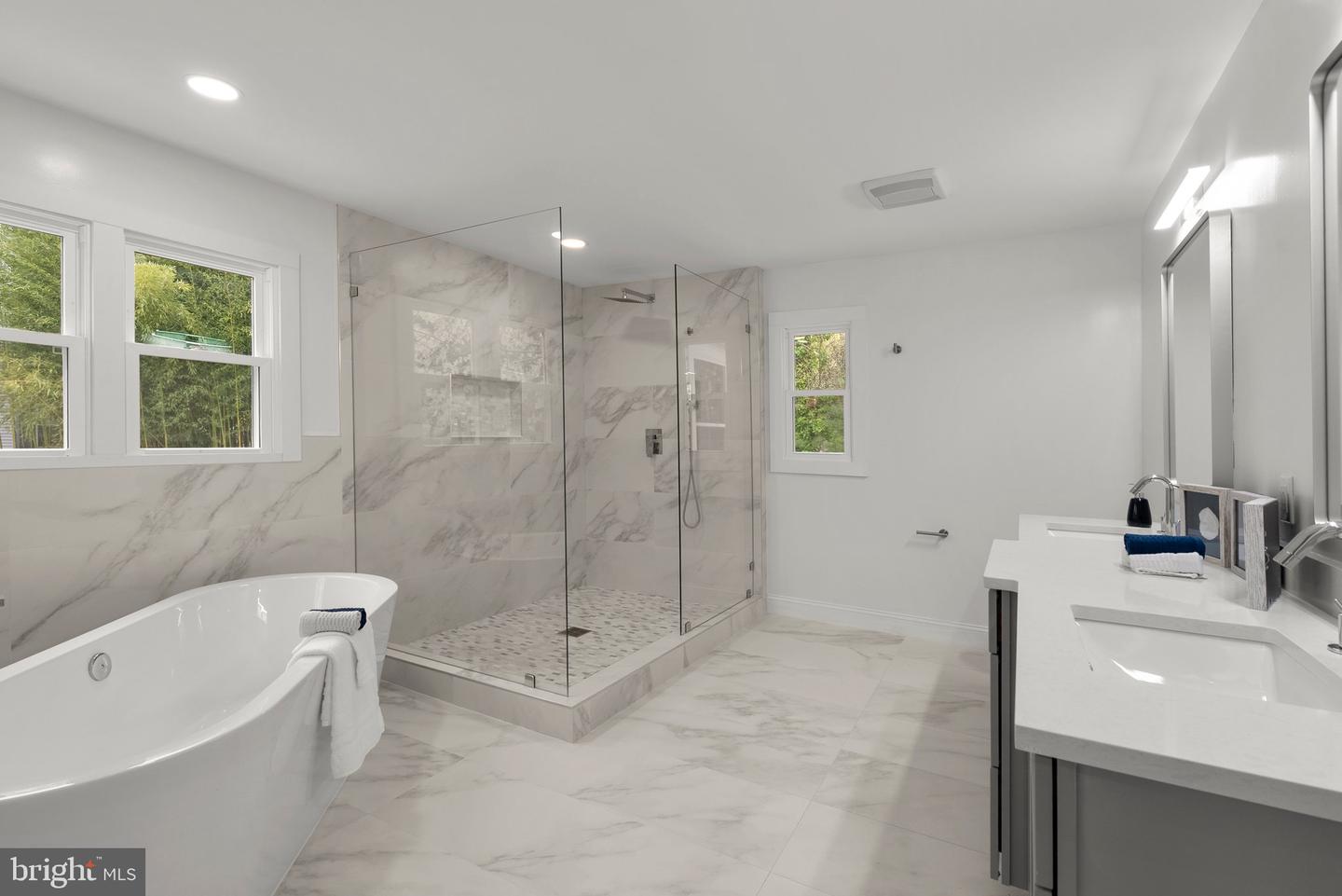 2924 HUNTER RD, FAIRFAX, Virginia 22031, 5 Bedrooms Bedrooms, ,4 BathroomsBathrooms,Residential,For sale,2924 HUNTER RD,VAFX2232024 MLS # VAFX2232024