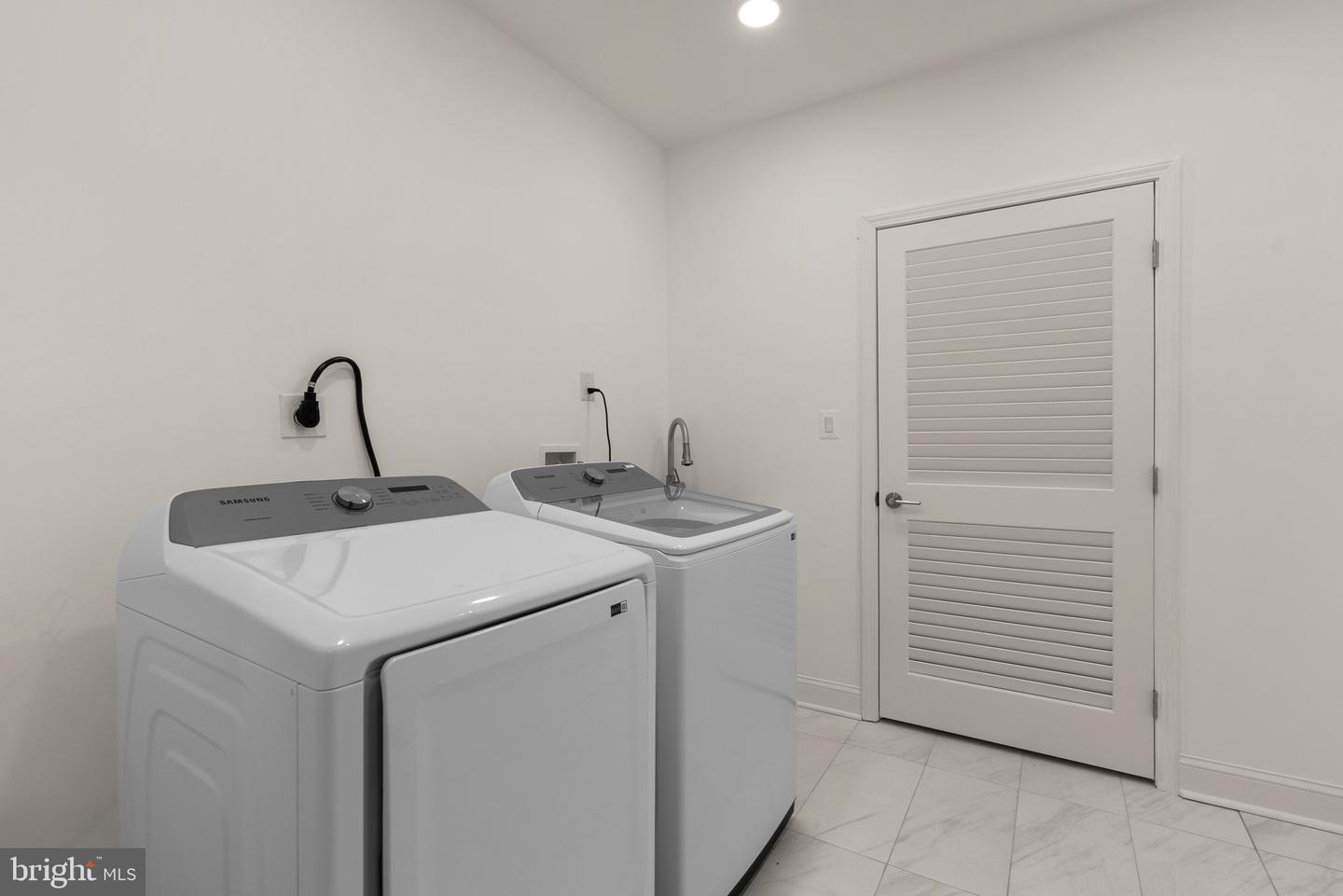 2924 HUNTER RD, FAIRFAX, Virginia 22031, 5 Bedrooms Bedrooms, ,4 BathroomsBathrooms,Residential,For sale,2924 HUNTER RD,VAFX2232024 MLS # VAFX2232024