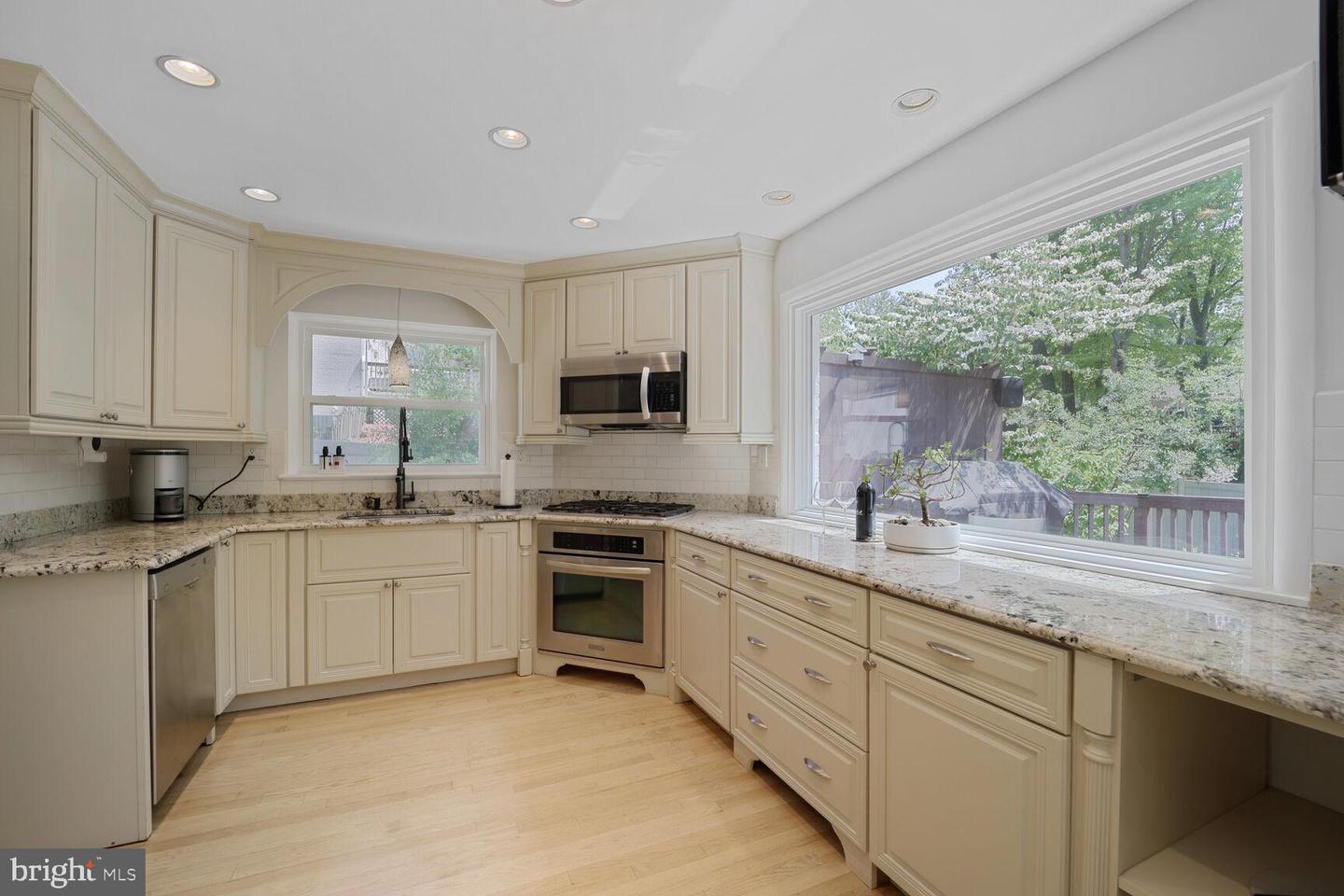 6219 BEACHWAY DR, FALLS CHURCH, Virginia 22041, 3 Bedrooms Bedrooms, ,2 BathroomsBathrooms,Residential,For sale,6219 BEACHWAY DR,VAFX2232028 MLS # VAFX2232028