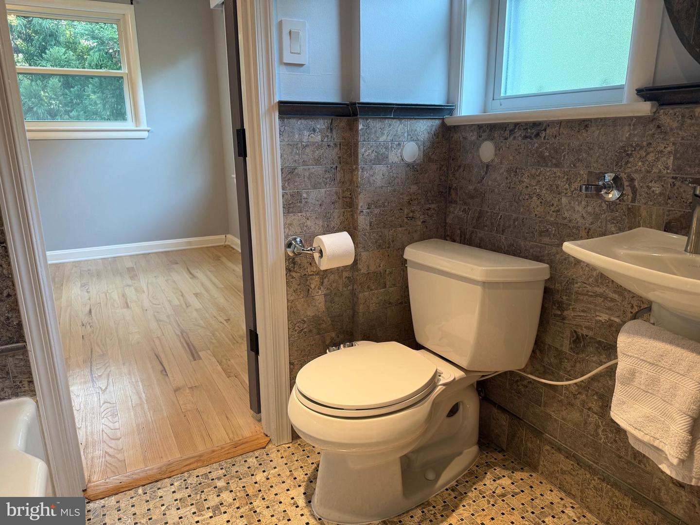 6219 BEACHWAY DR, FALLS CHURCH, Virginia 22041, 3 Bedrooms Bedrooms, ,2 BathroomsBathrooms,Residential,For sale,6219 BEACHWAY DR,VAFX2232028 MLS # VAFX2232028