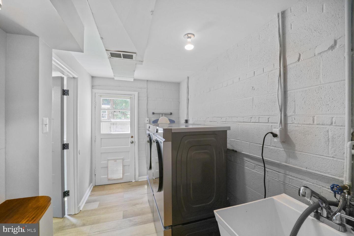 6219 BEACHWAY DR, FALLS CHURCH, Virginia 22041, 3 Bedrooms Bedrooms, ,2 BathroomsBathrooms,Residential,For sale,6219 BEACHWAY DR,VAFX2232028 MLS # VAFX2232028