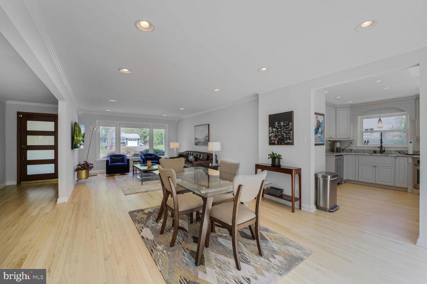6219 BEACHWAY DR, FALLS CHURCH, Virginia 22041, 3 Bedrooms Bedrooms, ,2 BathroomsBathrooms,Residential,For sale,6219 BEACHWAY DR,VAFX2232028 MLS # VAFX2232028