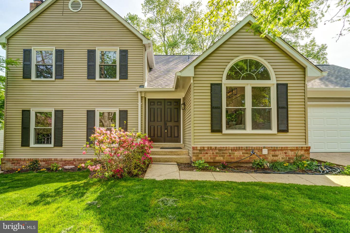 5275 DUNLEIGH DR, BURKE, Virginia 22015, 5 Bedrooms Bedrooms, ,3 BathroomsBathrooms,Residential,For sale,5275 DUNLEIGH DR,VAFX2232118 MLS # VAFX2232118