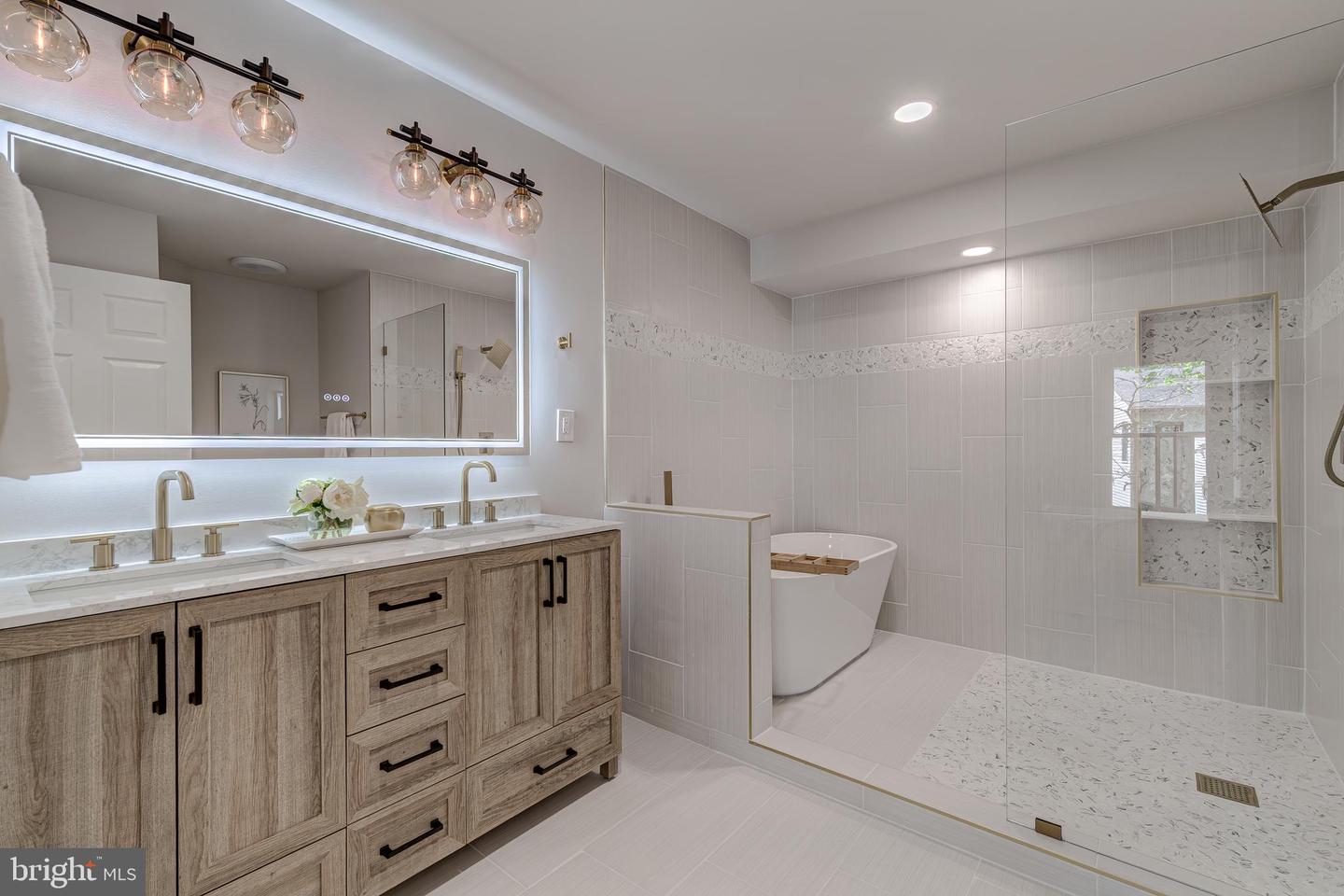 5275 DUNLEIGH DR, BURKE, Virginia 22015, 5 Bedrooms Bedrooms, ,3 BathroomsBathrooms,Residential,For sale,5275 DUNLEIGH DR,VAFX2232118 MLS # VAFX2232118