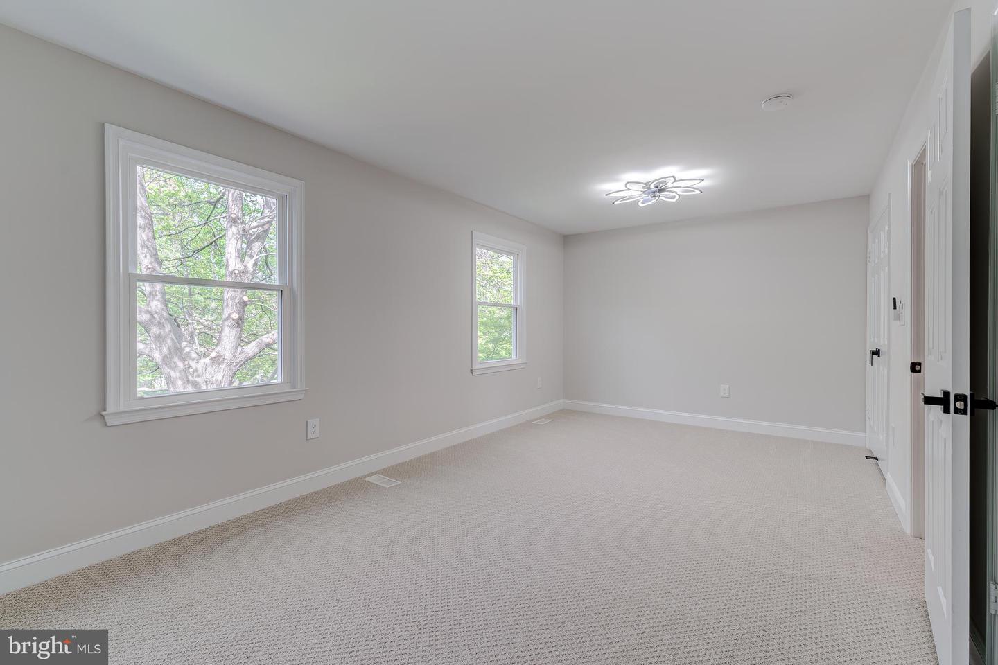 5275 DUNLEIGH DR, BURKE, Virginia 22015, 5 Bedrooms Bedrooms, ,3 BathroomsBathrooms,Residential,For sale,5275 DUNLEIGH DR,VAFX2232118 MLS # VAFX2232118