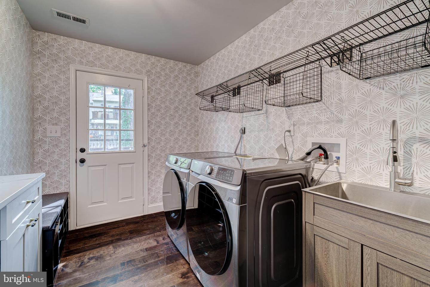 5275 DUNLEIGH DR, BURKE, Virginia 22015, 5 Bedrooms Bedrooms, ,3 BathroomsBathrooms,Residential,For sale,5275 DUNLEIGH DR,VAFX2232118 MLS # VAFX2232118