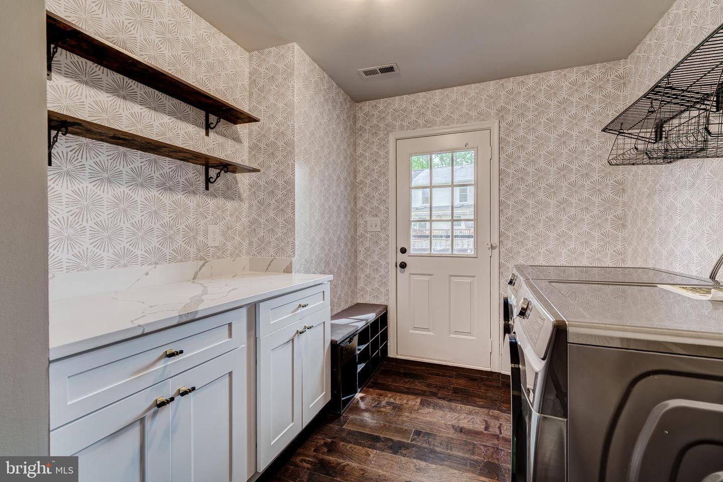 5275 DUNLEIGH DR, BURKE, Virginia 22015, 5 Bedrooms Bedrooms, ,3 BathroomsBathrooms,Residential,For sale,5275 DUNLEIGH DR,VAFX2232118 MLS # VAFX2232118