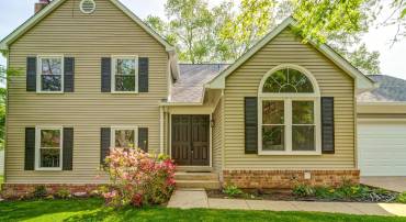 5275 DUNLEIGH DR, BURKE, Virginia 22015, 5 Bedrooms Bedrooms, ,3 BathroomsBathrooms,Residential,For sale,5275 DUNLEIGH DR,VAFX2232118 MLS # VAFX2232118
