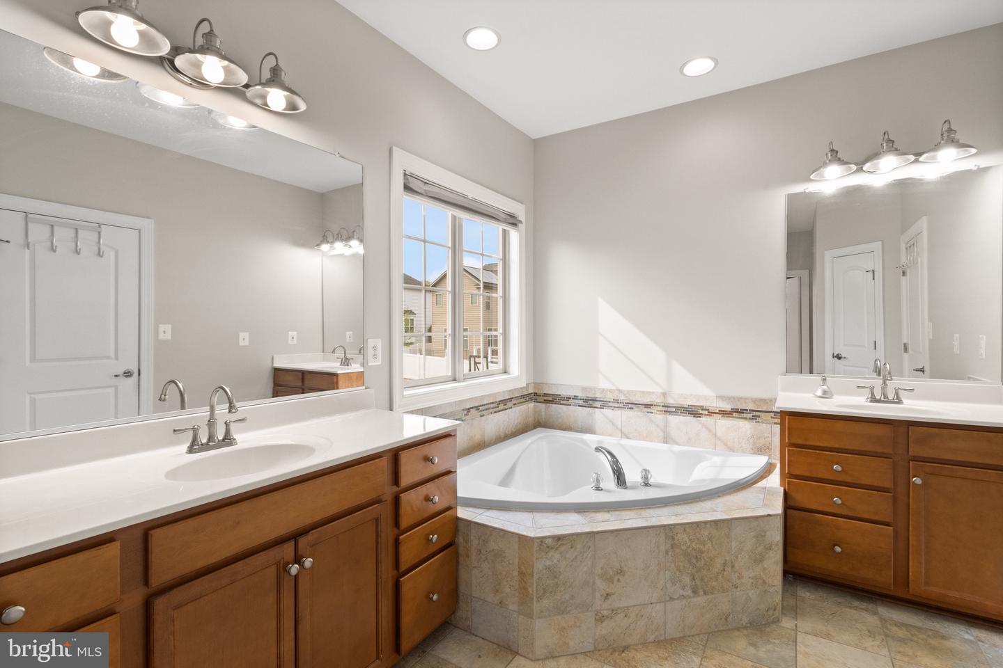 2196 PORT POTOMAC AVE, WOODBRIDGE, Virginia 22191, 4 Bedrooms Bedrooms, 5 Rooms Rooms,3 BathroomsBathrooms,Residential,For sale,2196 PORT POTOMAC AVE,VAPW2091248 MLS # VAPW2091248