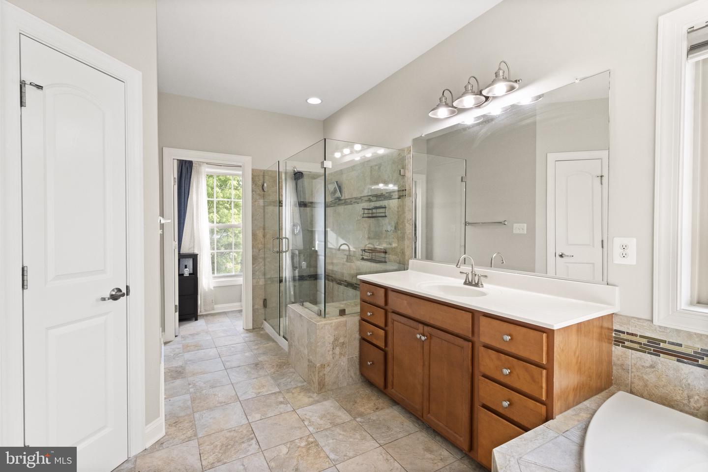 2196 PORT POTOMAC AVE, WOODBRIDGE, Virginia 22191, 4 Bedrooms Bedrooms, 5 Rooms Rooms,3 BathroomsBathrooms,Residential,For sale,2196 PORT POTOMAC AVE,VAPW2091248 MLS # VAPW2091248