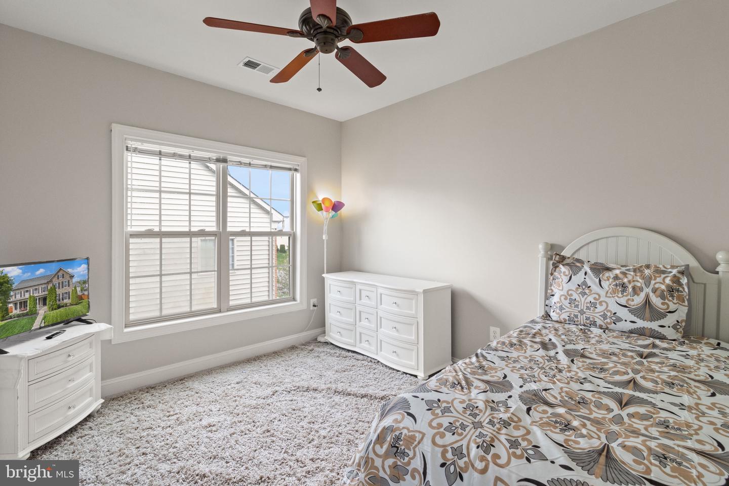 2196 PORT POTOMAC AVE, WOODBRIDGE, Virginia 22191, 4 Bedrooms Bedrooms, 5 Rooms Rooms,3 BathroomsBathrooms,Residential,For sale,2196 PORT POTOMAC AVE,VAPW2091248 MLS # VAPW2091248