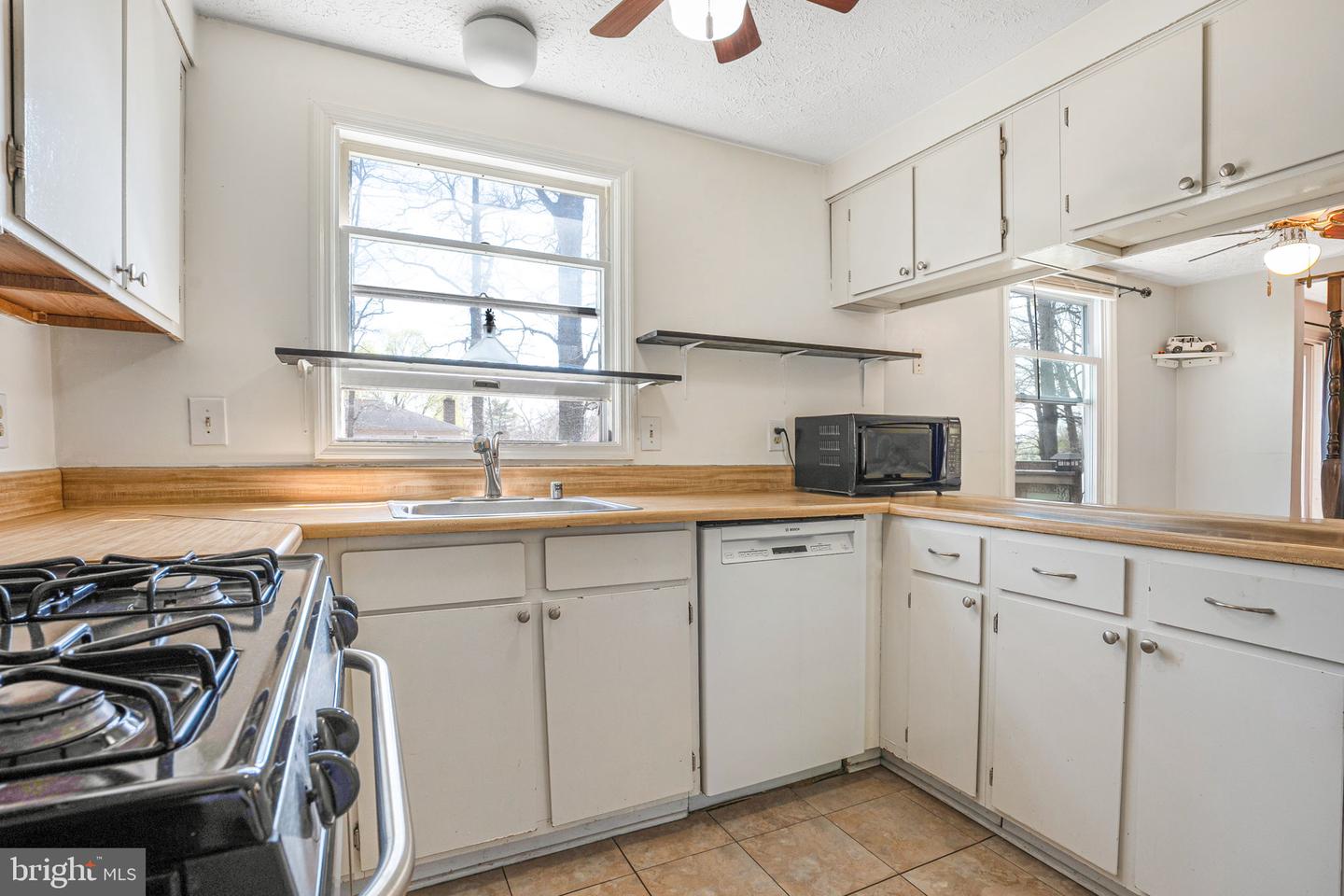 7647 FALLSWOOD WAY, LORTON, Virginia 22079, 3 Bedrooms Bedrooms, ,3 BathroomsBathrooms,Residential,For sale,7647 FALLSWOOD WAY,VAFX2232382 MLS # VAFX2232382