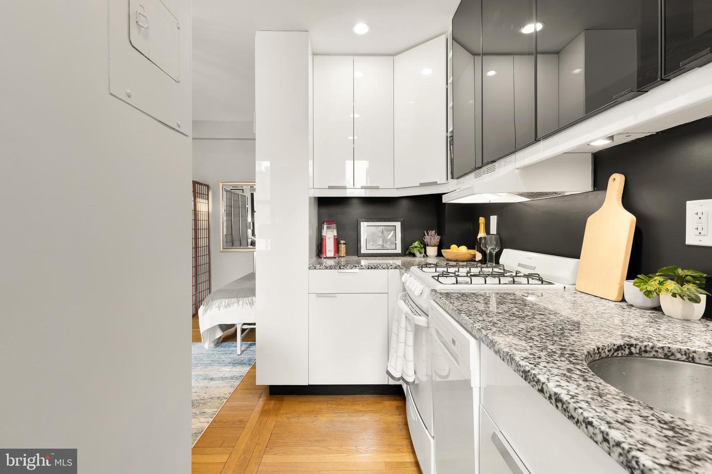 1101 L ST NW #606, WASHINGTON, District Of Columbia 20005, 1 Room Rooms,1 BathroomBathrooms,Residential,For sale,1101 L ST NW #606,DCDC2194138 MLS # DCDC2194138
