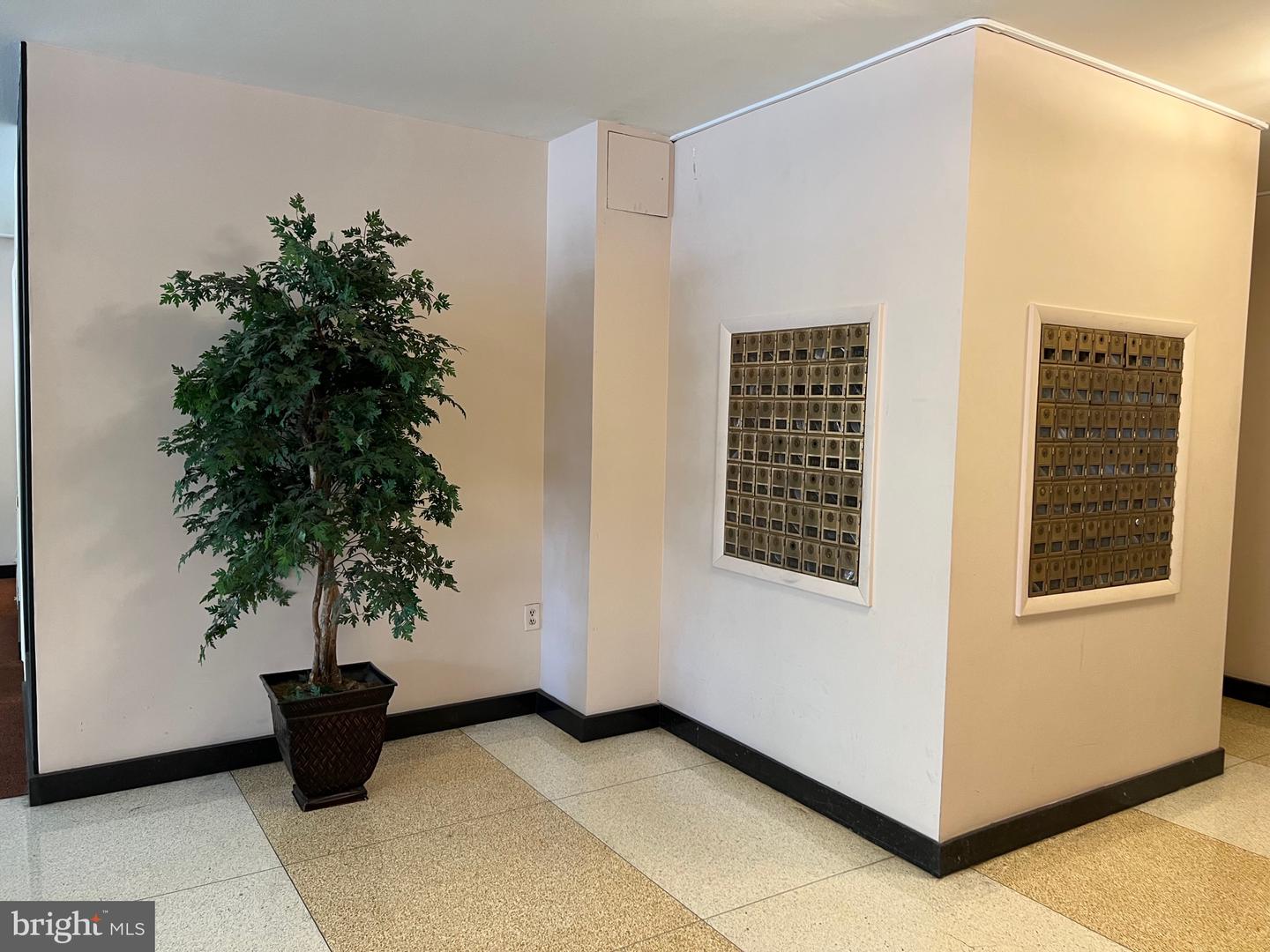 522 21ST ST NW #202, WASHINGTON, District Of Columbia 20006, ,1 BathroomBathrooms,Residential,For sale,522 21ST ST NW #202,DCDC2194152 MLS # DCDC2194152