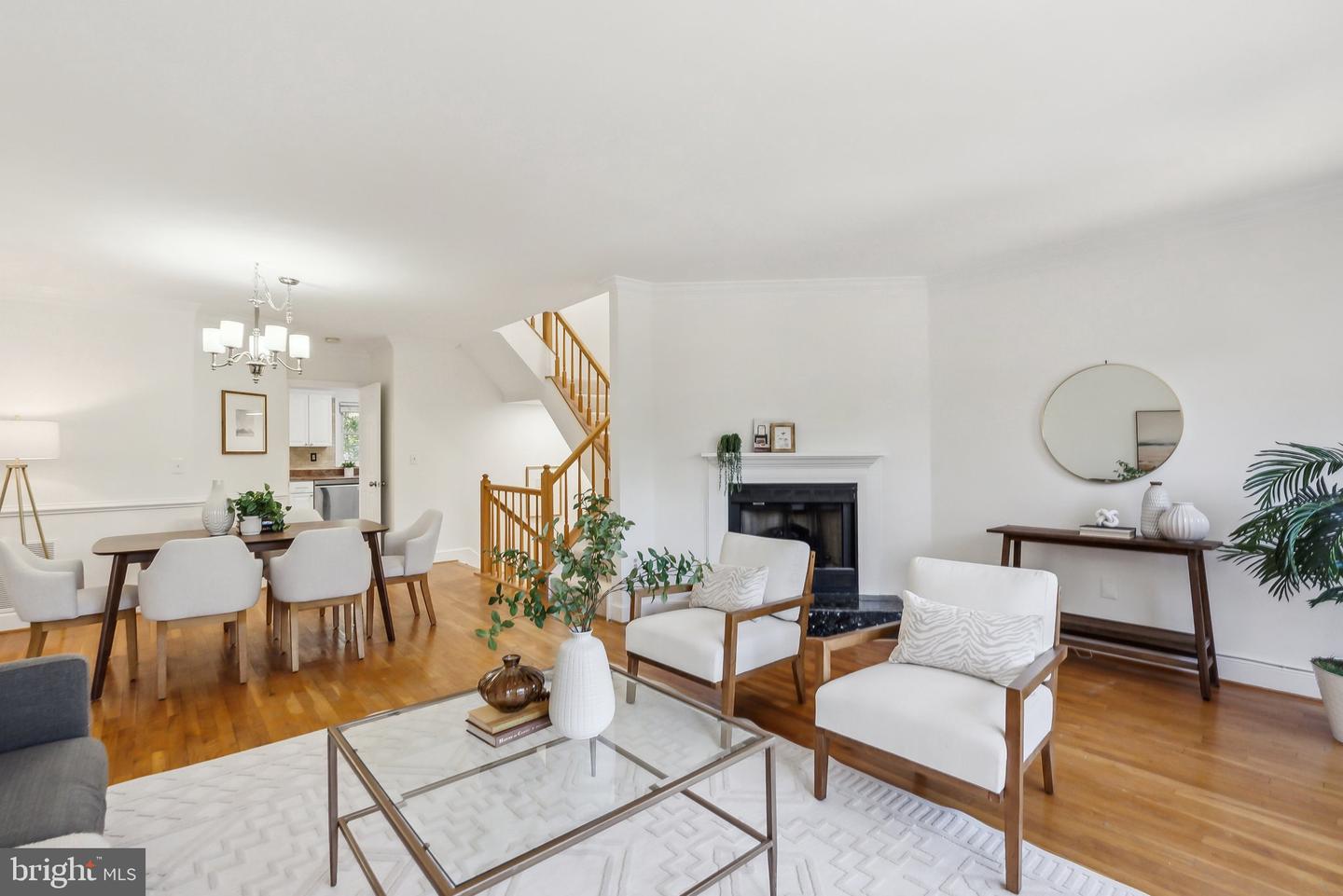 695 W GLEBE RD, ALEXANDRIA, Virginia 22305, 3 Bedrooms Bedrooms, ,4 BathroomsBathrooms,Residential,For sale,695 W GLEBE RD,VAAX2043810 MLS # VAAX2043810