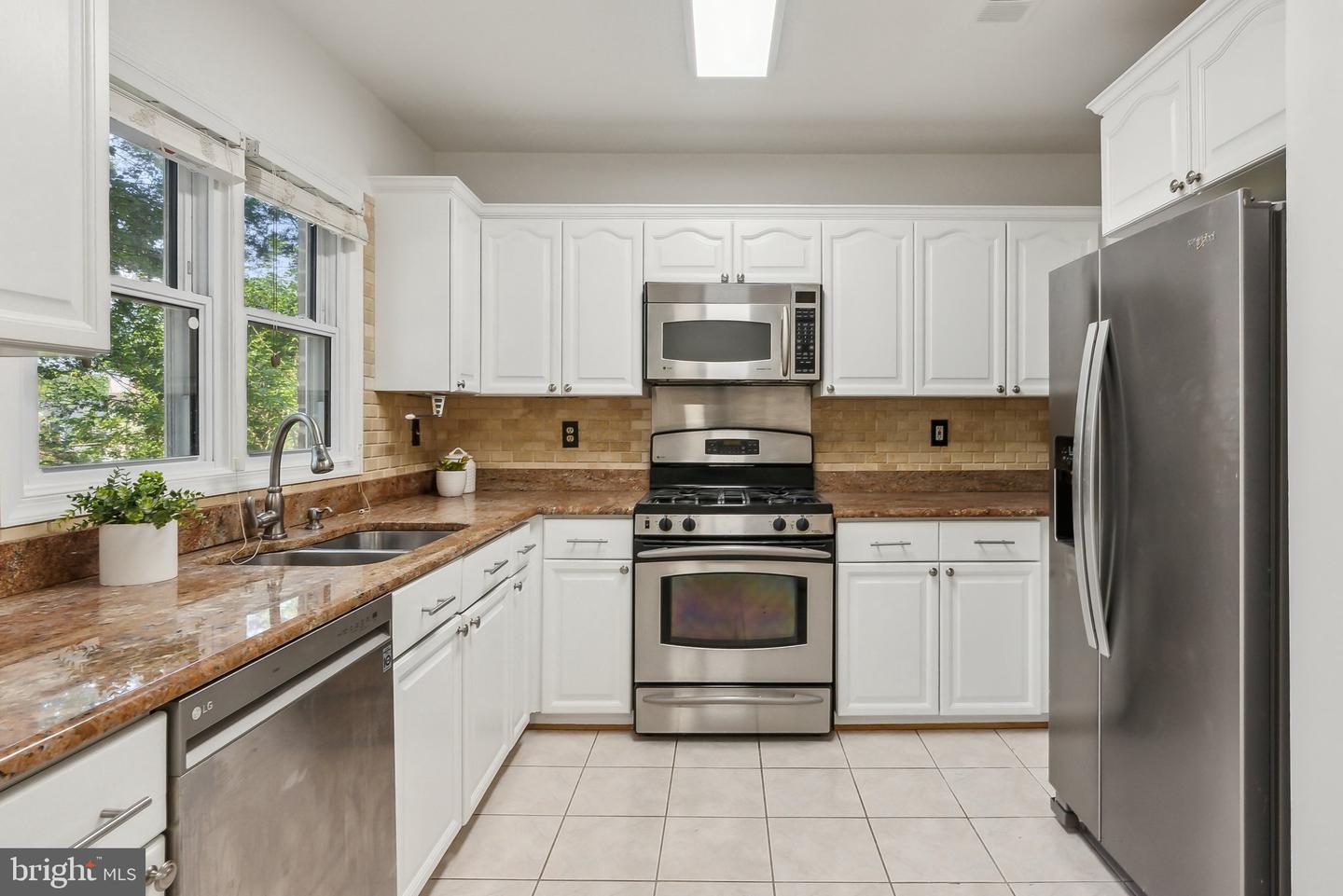 695 W GLEBE RD, ALEXANDRIA, Virginia 22305, 3 Bedrooms Bedrooms, ,4 BathroomsBathrooms,Residential,For sale,695 W GLEBE RD,VAAX2043810 MLS # VAAX2043810