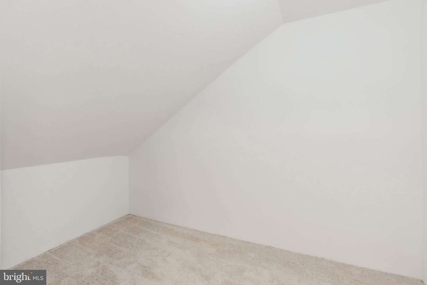 695 W GLEBE RD, ALEXANDRIA, Virginia 22305, 3 Bedrooms Bedrooms, ,4 BathroomsBathrooms,Residential,For sale,695 W GLEBE RD,VAAX2043810 MLS # VAAX2043810