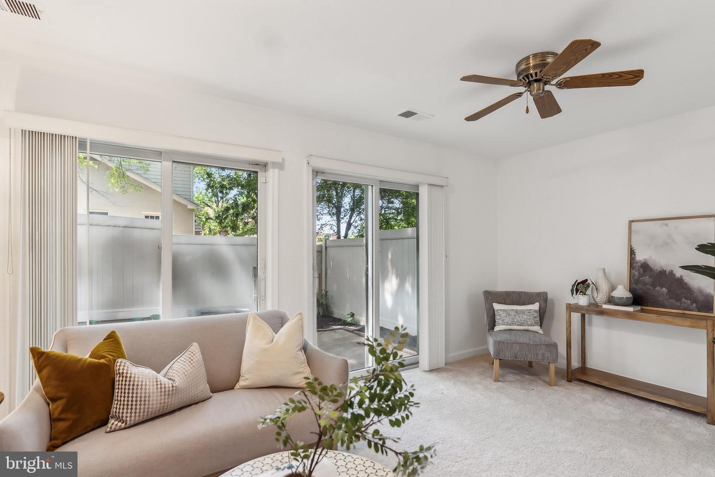 695 W GLEBE RD, ALEXANDRIA, Virginia 22305, 3 Bedrooms Bedrooms, ,4 BathroomsBathrooms,Residential,For sale,695 W GLEBE RD,VAAX2043810 MLS # VAAX2043810