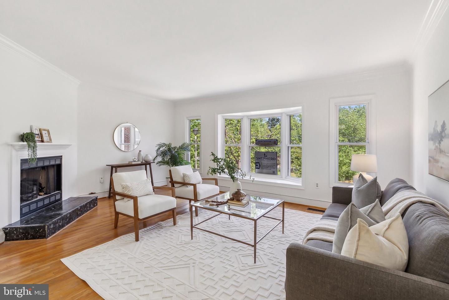 695 W GLEBE RD, ALEXANDRIA, Virginia 22305, 3 Bedrooms Bedrooms, ,4 BathroomsBathrooms,Residential,For sale,695 W GLEBE RD,VAAX2043810 MLS # VAAX2043810