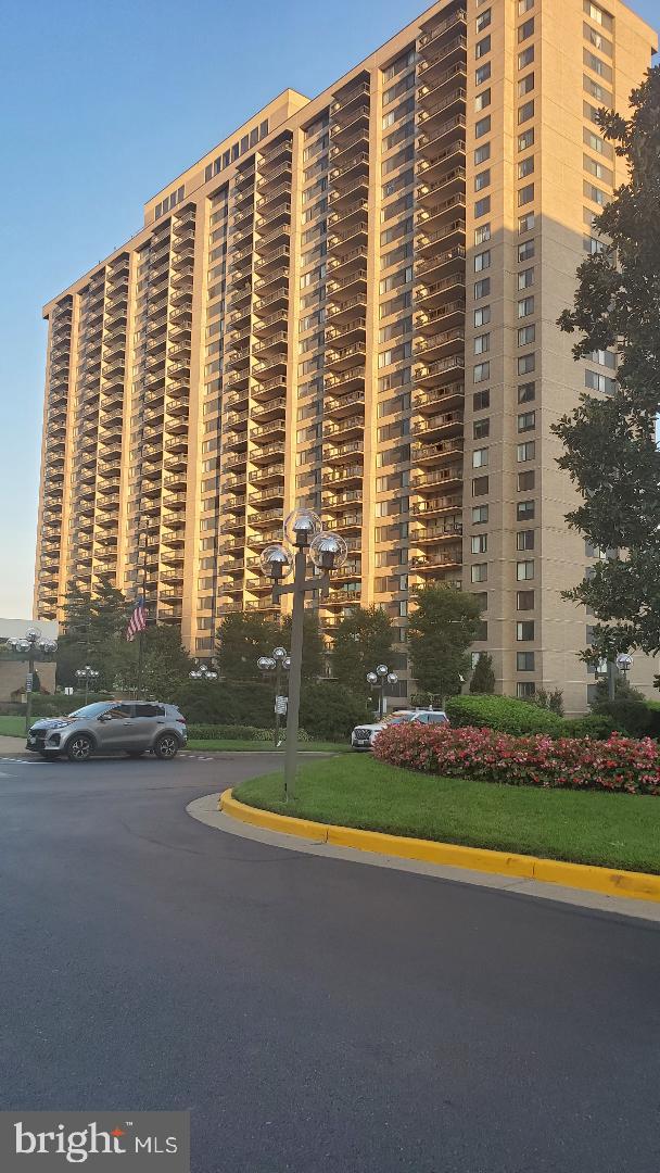 3705 S GEORGE MASON DR #1311, FALLS CHURCH, Virginia 22041, 2 Bedrooms Bedrooms, ,1 BathroomBathrooms,Residential,For sale,3705 S GEORGE MASON DR #1311,VAFX2232546 MLS # VAFX2232546