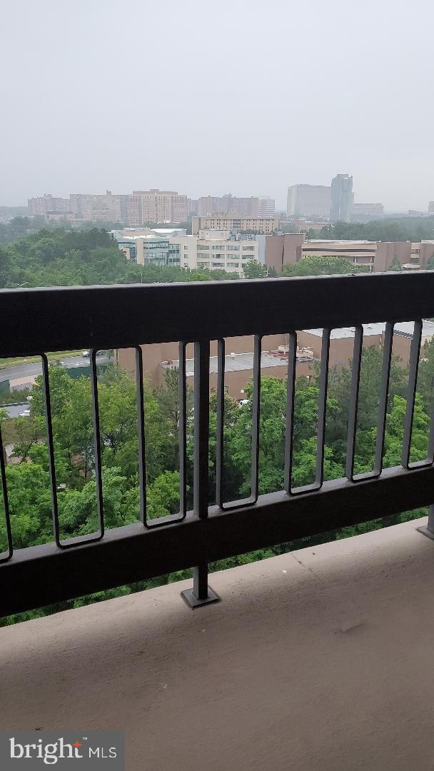 3705 S GEORGE MASON DR #1311, FALLS CHURCH, Virginia 22041, 2 Bedrooms Bedrooms, ,1 BathroomBathrooms,Residential,For sale,3705 S GEORGE MASON DR #1311,VAFX2232546 MLS # VAFX2232546